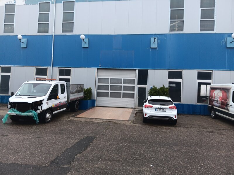 Pallady, Ikea, Hala  115Mp